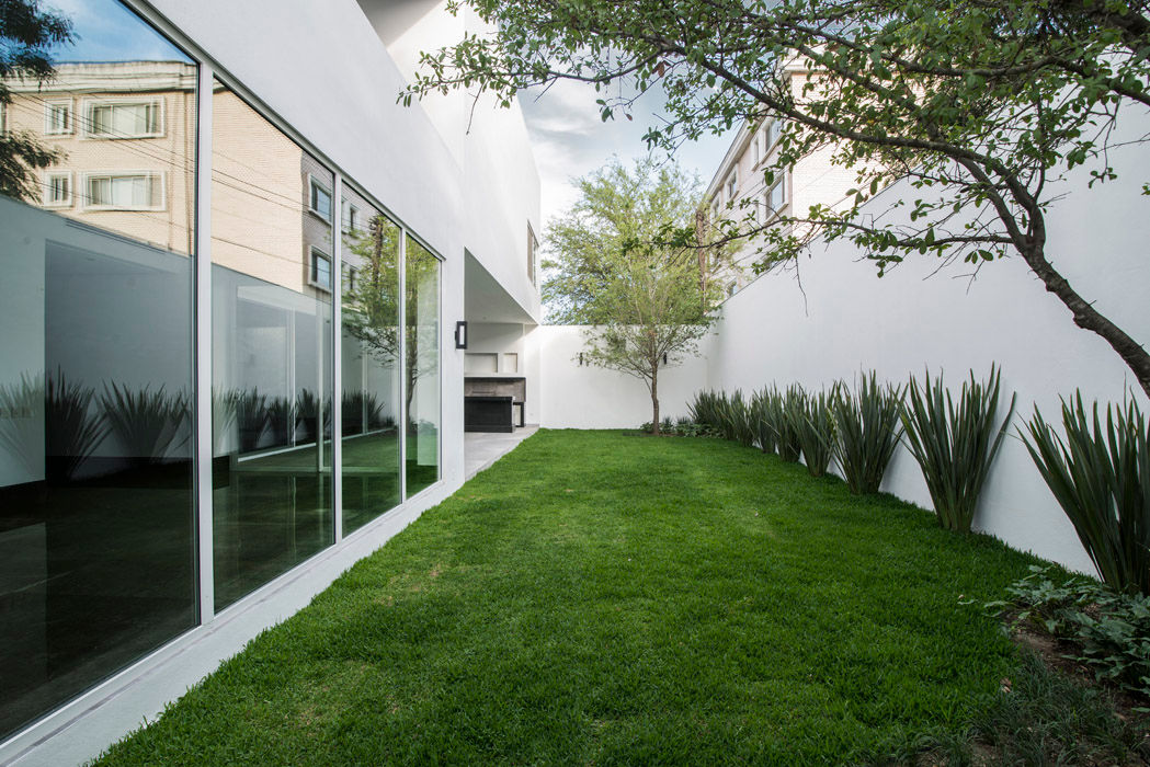 Jardin Eugenio Adame Arquitectos