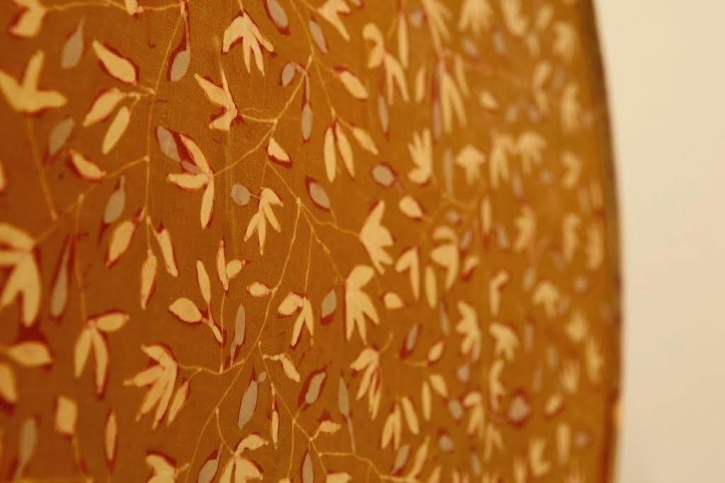 Textilkunst Kleine Blätter, ATELIER IRENE SEMELKA ATELIER IRENE SEMELKA Classic style living room Textile Amber/Gold Accessories & decoration