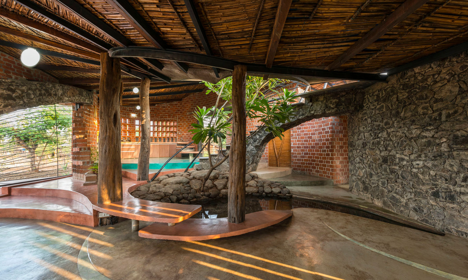 Brick House, Wada, iSTUDIO Architecture iSTUDIO Architecture Casas de estilo tropical