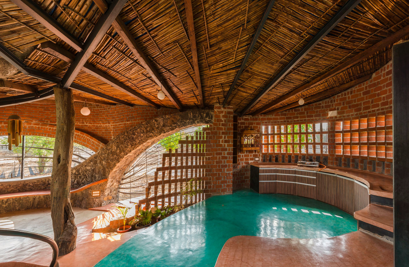 Brick House, Wada, iSTUDIO Architecture iSTUDIO Architecture Casas de estilo tropical