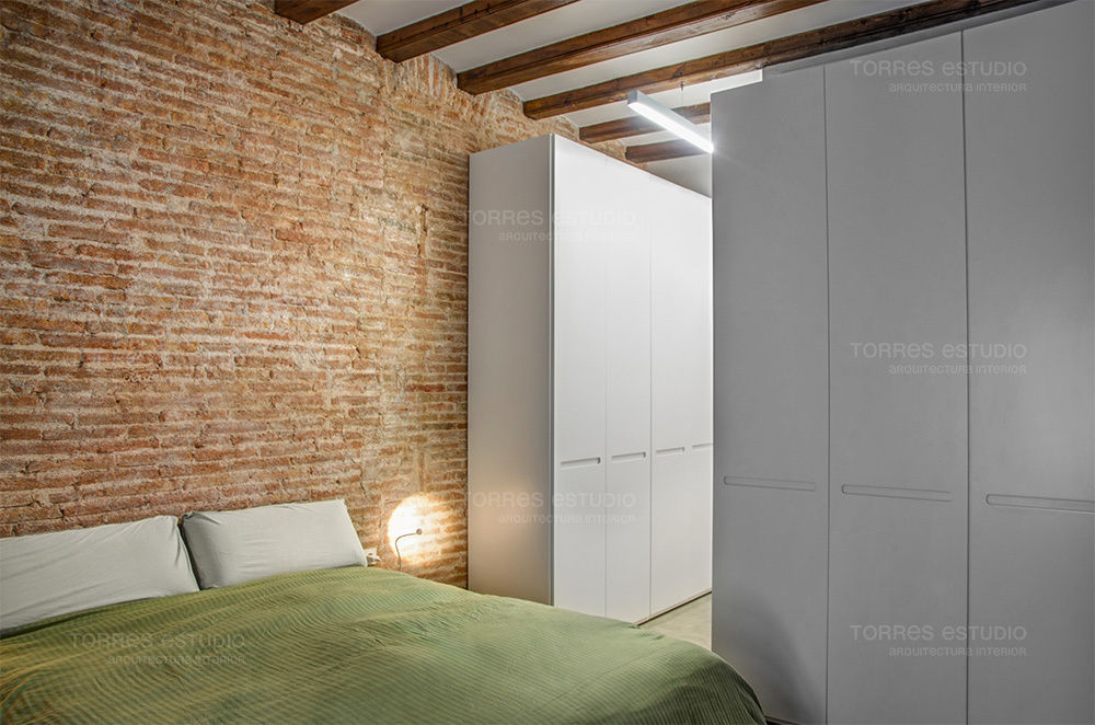 Remodeling works in a gothic quarter apartment, Torres Estudio Arquitectura Interior Torres Estudio Arquitectura Interior Quartos campestres