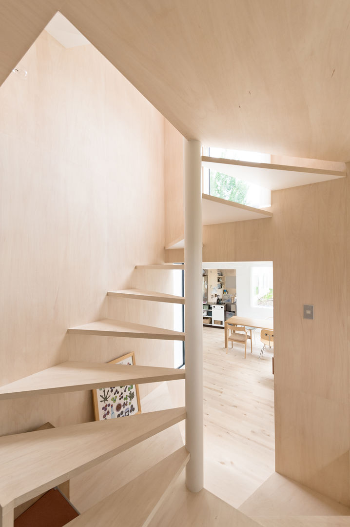 KUMAGAI HOUSE, hiroshi kuno + associates hiroshi kuno + associates Pasillos, vestíbulos y escaleras minimalistas