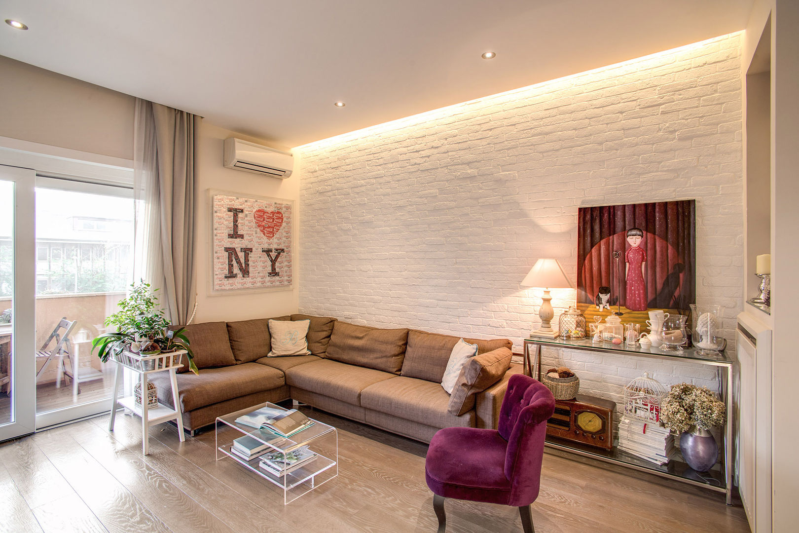 COVIELLO: I dettagli di design arricchiscono lo spazio del soggiorno, MOB ARCHITECTS MOB ARCHITECTS Salas de estar modernas