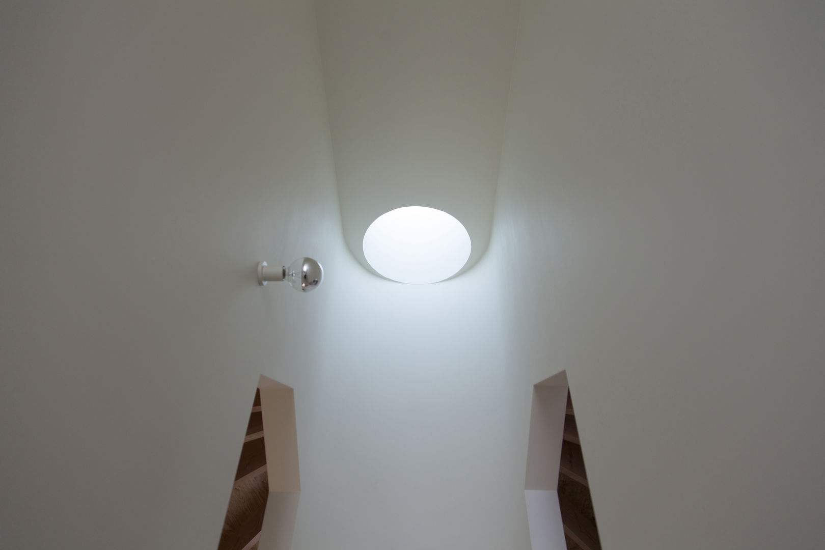 Moon, FUMIASO ARCHITECT & ASSOCIATES／ 阿曽芙実建築設計事務所 FUMIASO ARCHITECT & ASSOCIATES／ 阿曽芙実建築設計事務所 Casas eclécticas