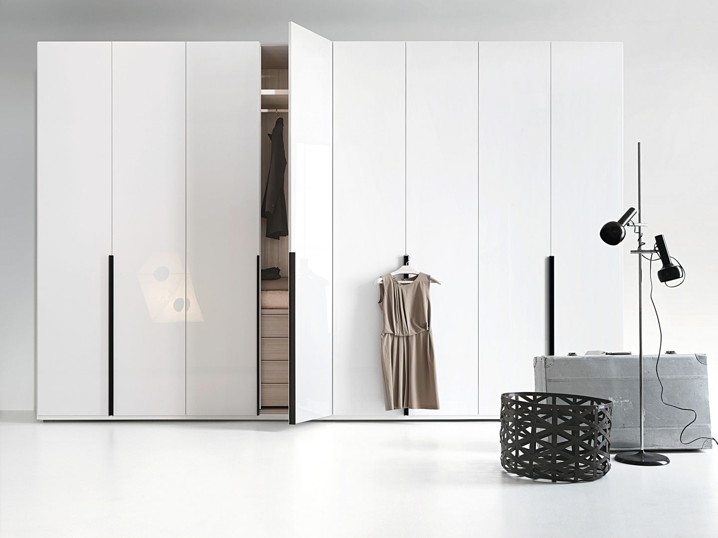 Who have invented closet??, Mobilificio Marchese Mobilificio Marchese ห้องเก็บของ ที่เก็บของ