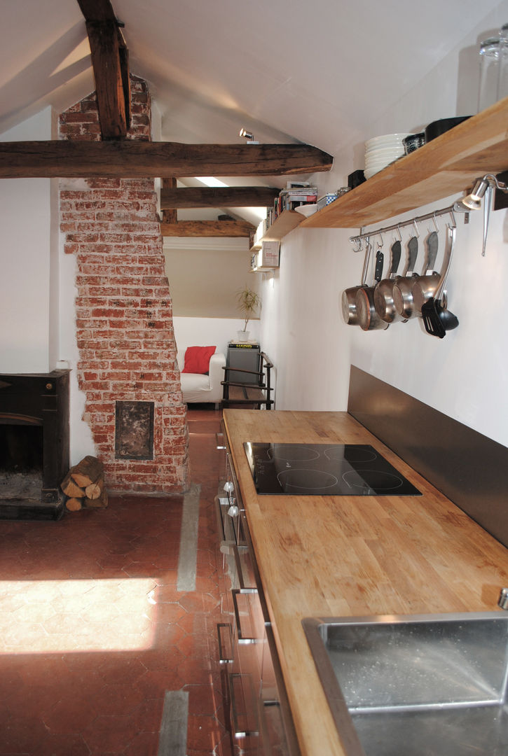 APARTMENT IN PARIS Atelier UOA Cocinas de estilo moderno