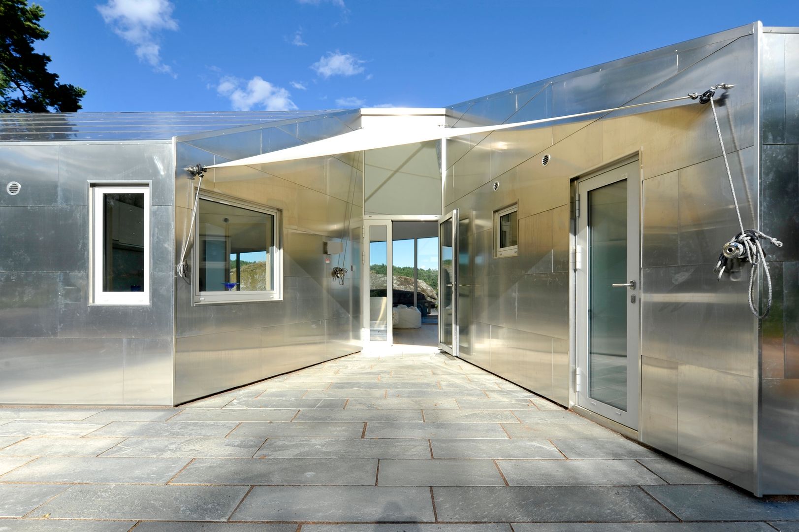 Aluminum Cabin, Jarmund/Vigsnæs AS Arkitekter MNAL Jarmund/Vigsnæs AS Arkitekter MNAL Eclectic style houses