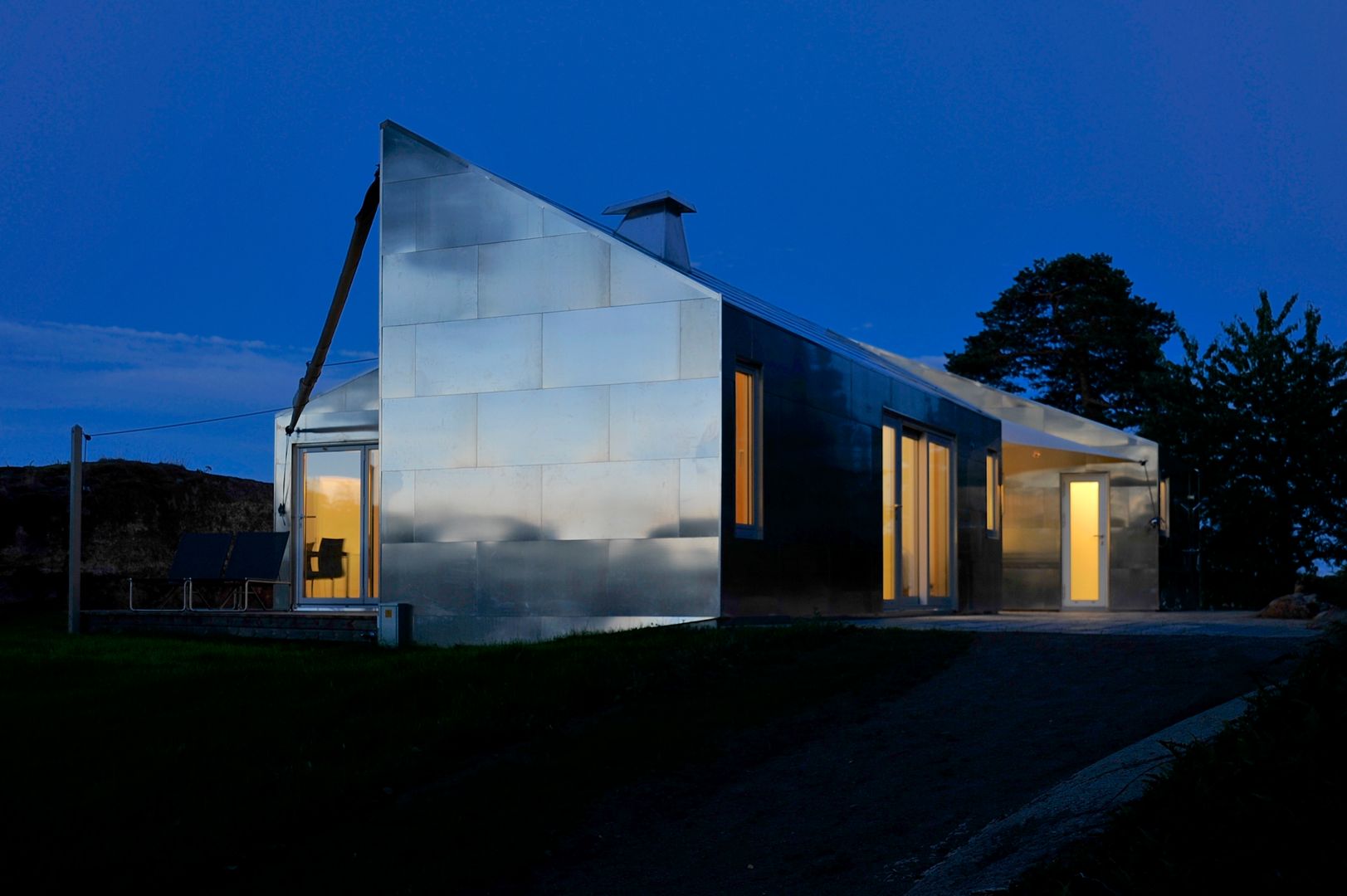 Aluminum Cabin, Jarmund/Vigsnæs AS Arkitekter MNAL Jarmund/Vigsnæs AS Arkitekter MNAL Дома в эклектичном стиле