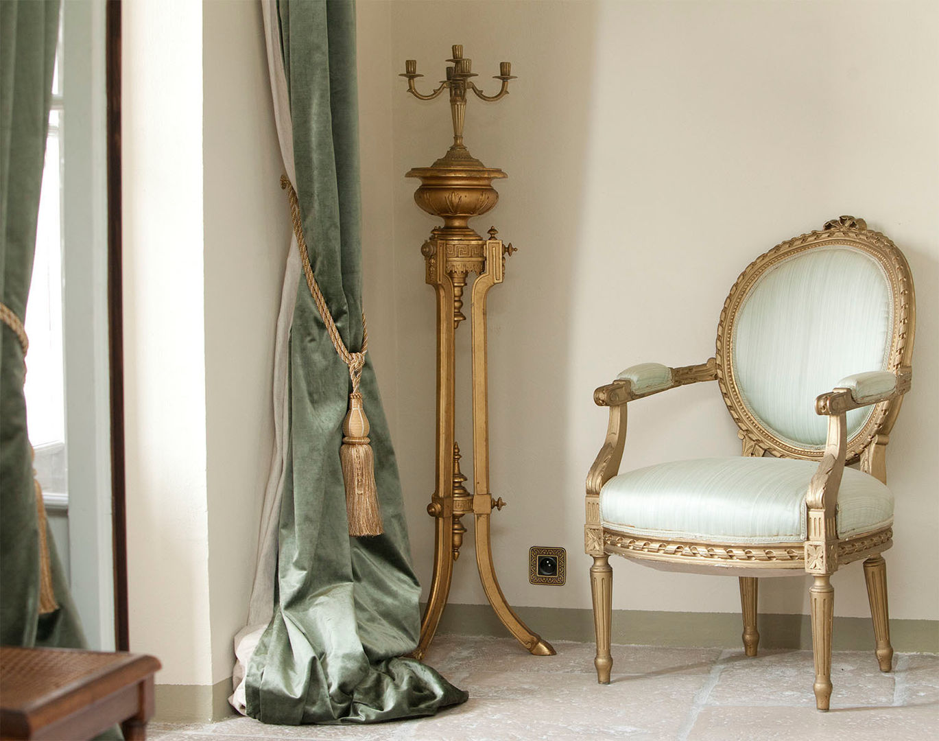 FEDE - Princely luxury with chic style, SWITCH & LIGHT SWITCH & LIGHT غرف اخرى Pet accessories