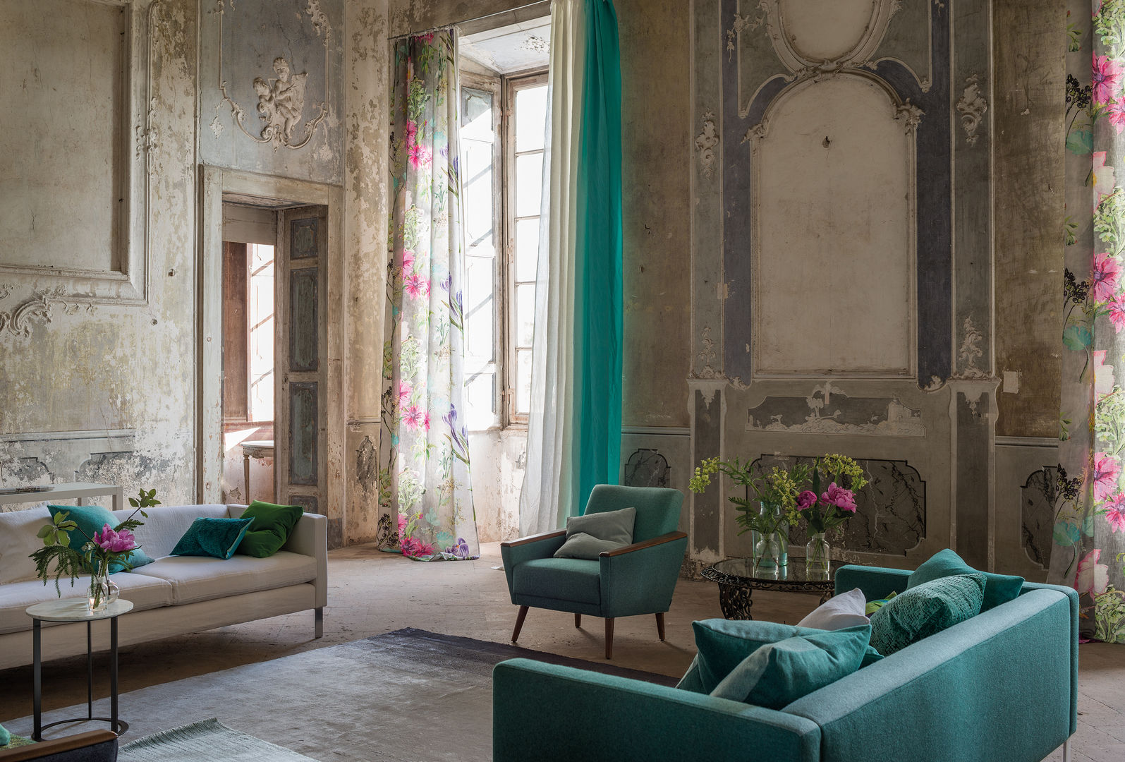 Madhuri Print collection AW14, Designers Guild Designers Guild 地中海スタイルの 窓&ドア カーテン