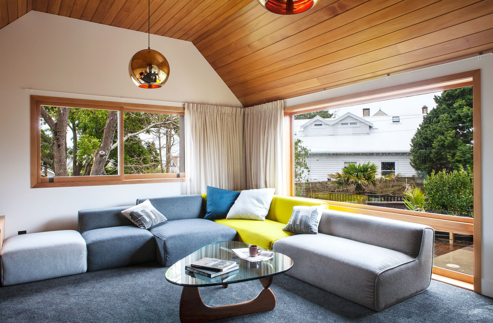 Marine Parade, Dorrington Atcheson Architects Dorrington Atcheson Architects Modern living room