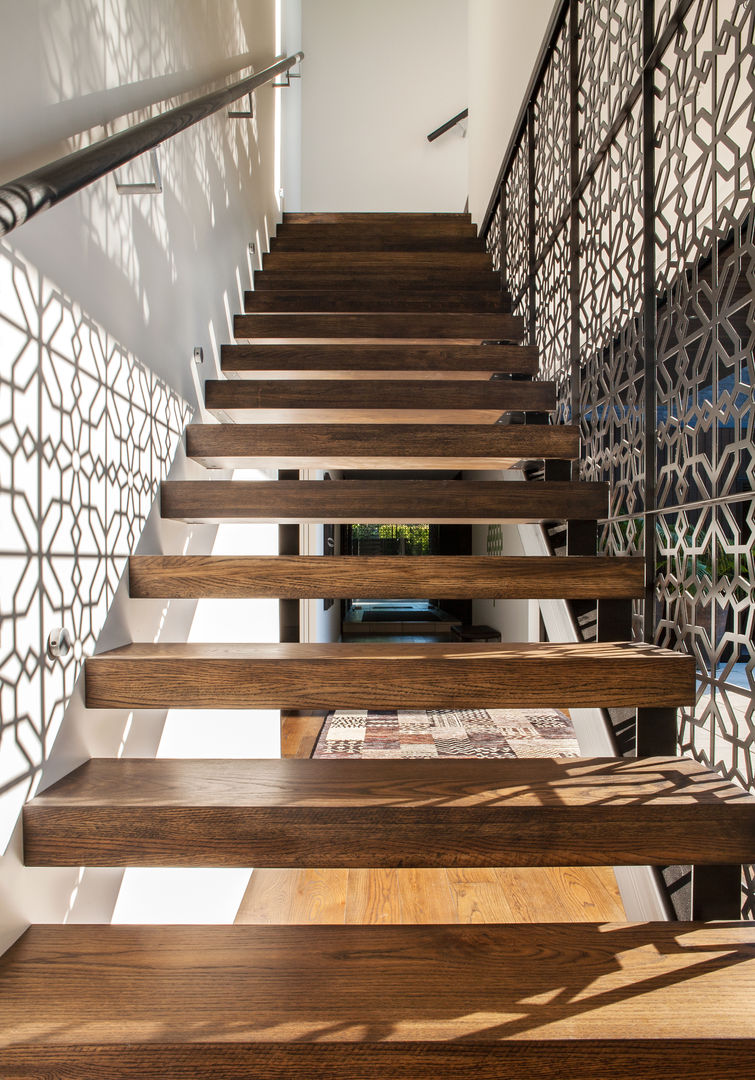 Godden Cres, Dorrington Atcheson Architects Dorrington Atcheson Architects Modern corridor, hallway & stairs