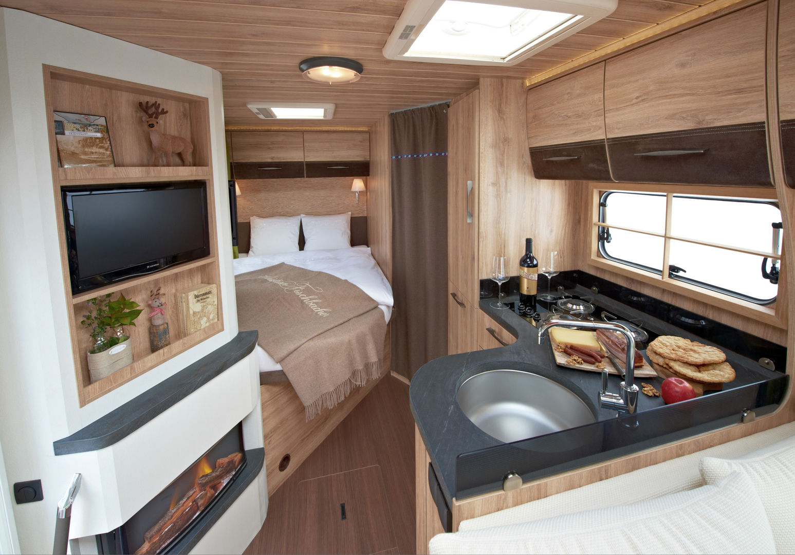 Chalet - Mobil von Eura Mobil, Nadine Kümmel Design Nadine Kümmel Design 러스틱스타일 주방