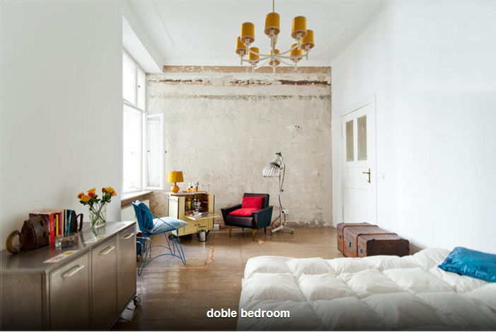 berliner wohnung, jltg innenarchitekts jltg innenarchitekts Industrial style living room Accessories & decoration
