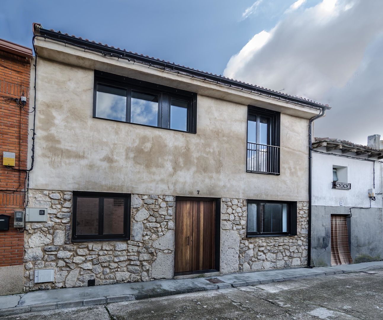 Vivienda unifamiliar en Wamba (Valladolid), ADDEC arquitectos ADDEC arquitectos Eklektik Evler