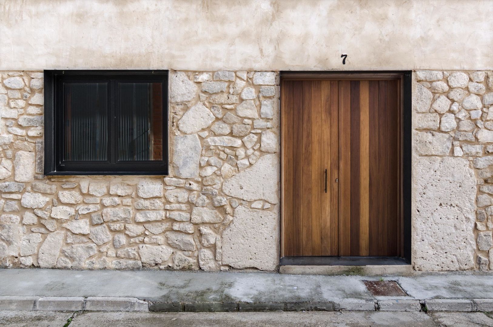 Vivienda unifamiliar en Wamba (Valladolid), ADDEC arquitectos ADDEC arquitectos Дверi