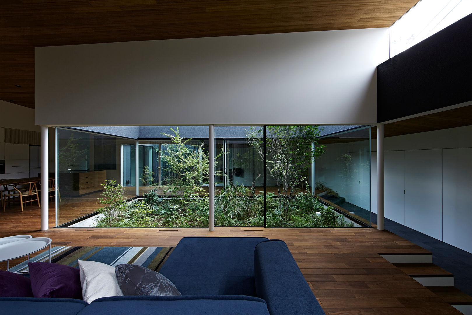 House in Higashimurayama, 石井秀樹建築設計事務所 石井秀樹建築設計事務所 Livings modernos: Ideas, imágenes y decoración