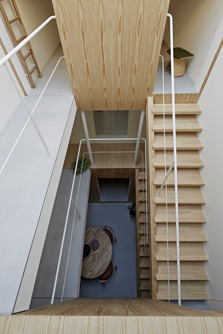 House in Koganei, 石井秀樹建築設計事務所 石井秀樹建築設計事務所 Fotos de Decoración y Diseño de Interiores