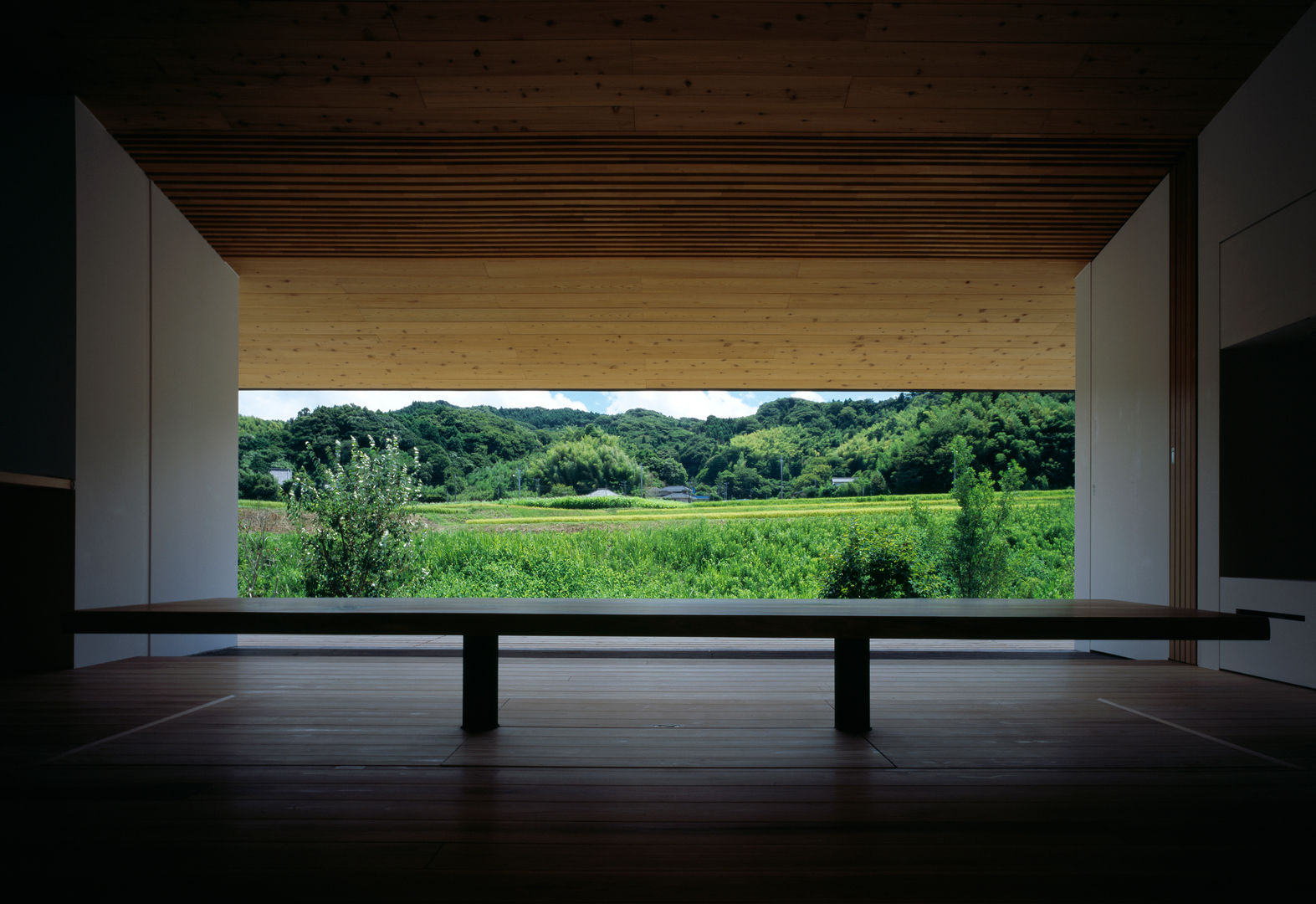 鋸南の家, 石井秀樹建築設計事務所 石井秀樹建築設計事務所 Portas e janelas modernas