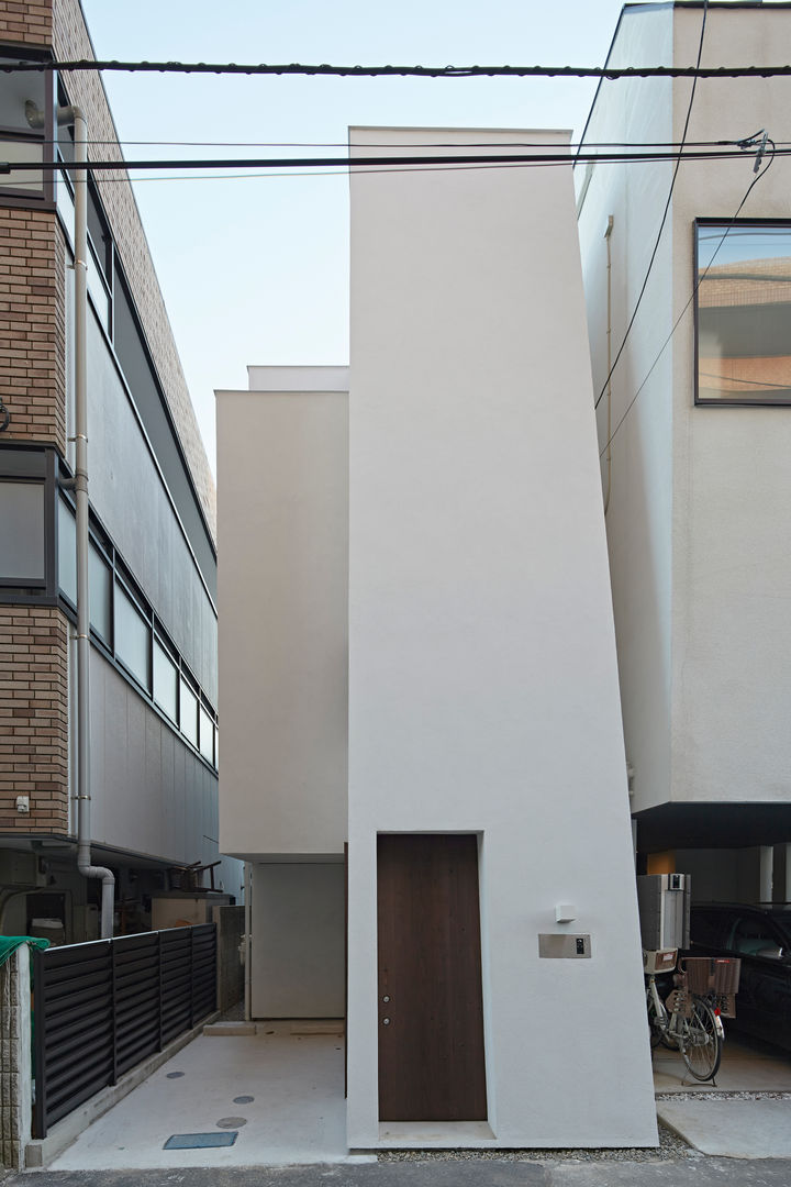 House in Koganei, 石井秀樹建築設計事務所 石井秀樹建築設計事務所 Fotos de Decoración y Diseño de Interiores