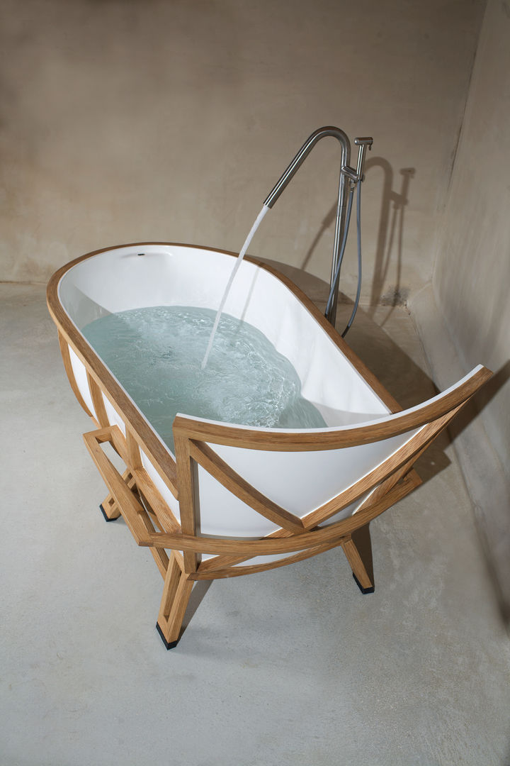 homify Modern bathroom Bathtubs & showers