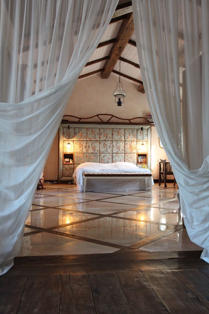 Provence Villa in İstanbul, Orkun Indere Interiors Orkun Indere Interiors Спальня в стиле кантри