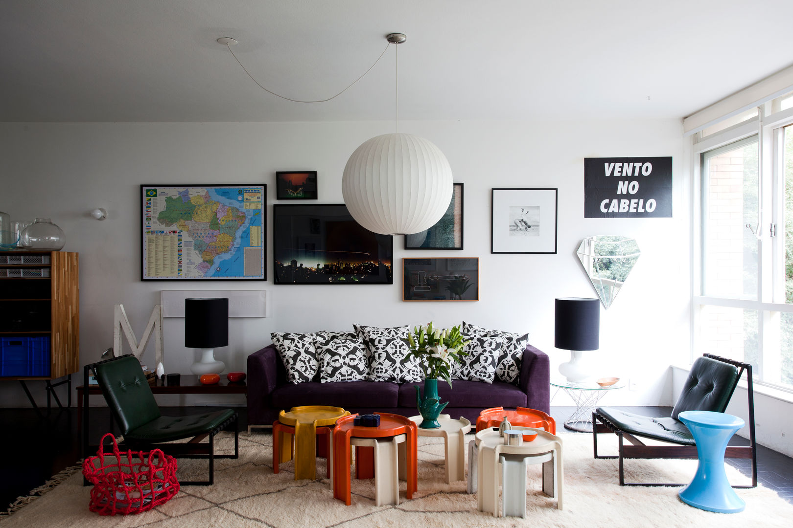 ANTONIO CARLOS RESIDENCE, Mauricio Arruda Design Mauricio Arruda Design Eclectic style living room