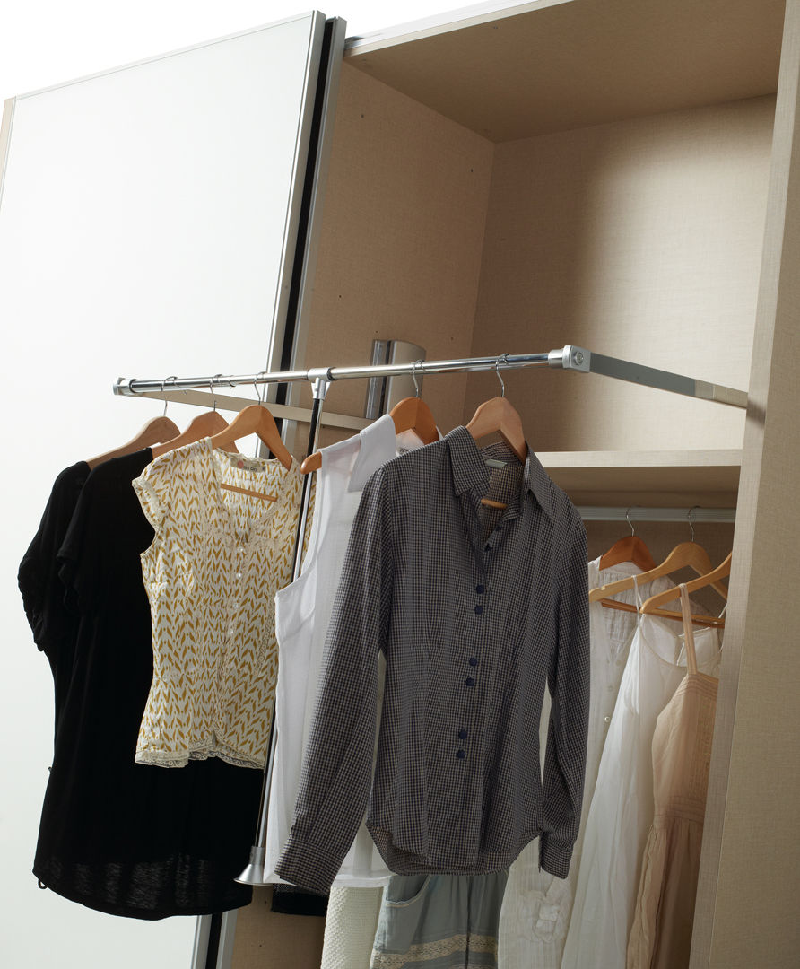 Armarios puertas batientes, Baixmoduls Baixmoduls Phòng ngủ phong cách hiện đại Wardrobes & closets