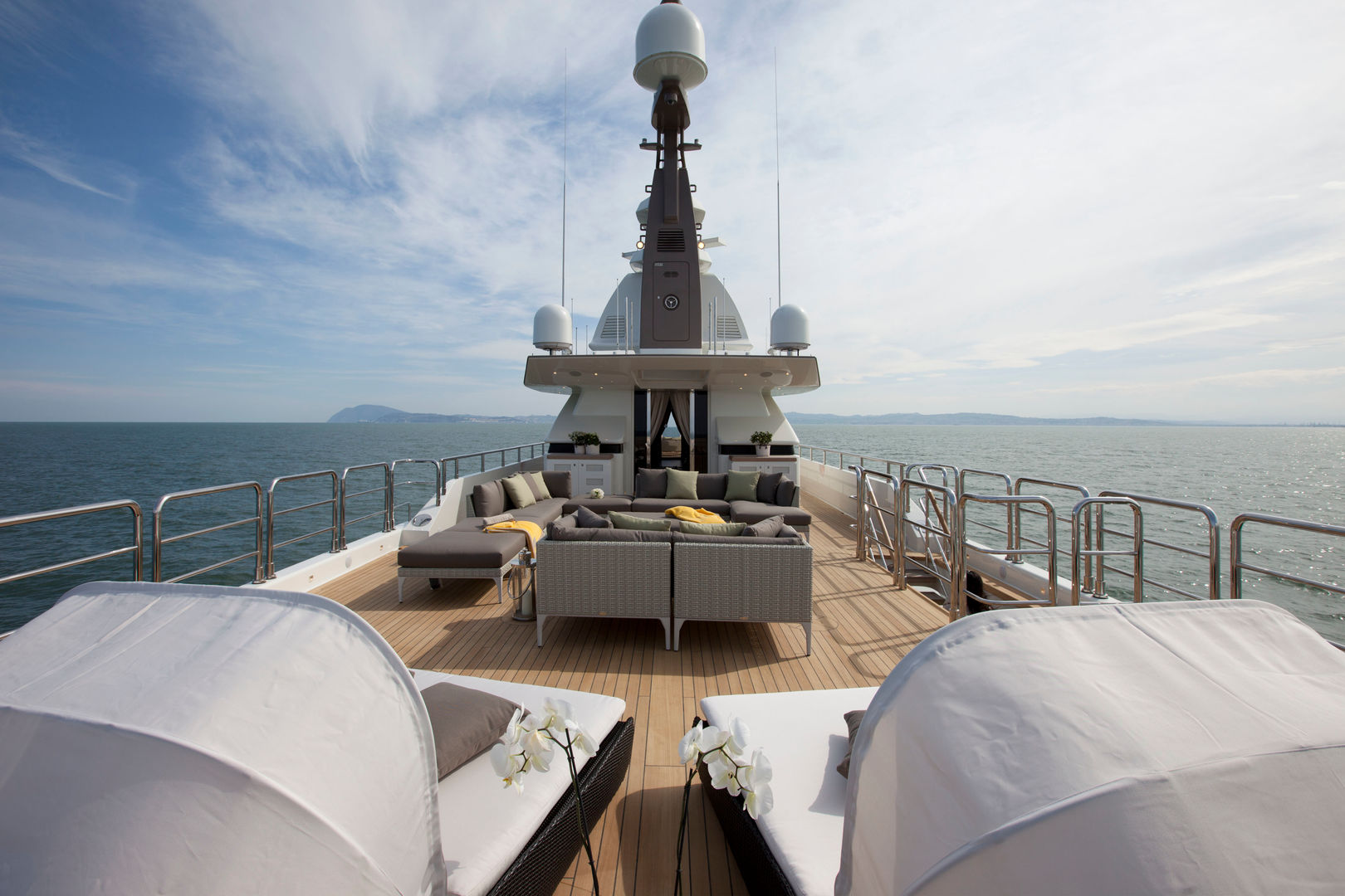 J'Ade, CRN SPA - YACHT YOUR WAY- CRN SPA - YACHT YOUR WAY- 지중해스타일 요트 & 제트기