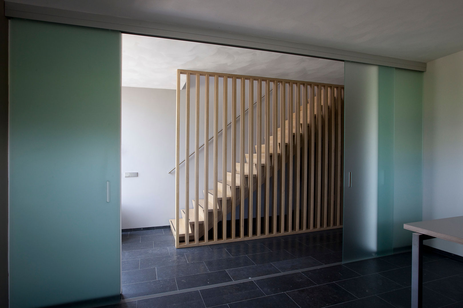 woonhuis Brinkman, Groeneweg Van der Meijden Architecten Groeneweg Van der Meijden Architecten Modern corridor, hallway & stairs
