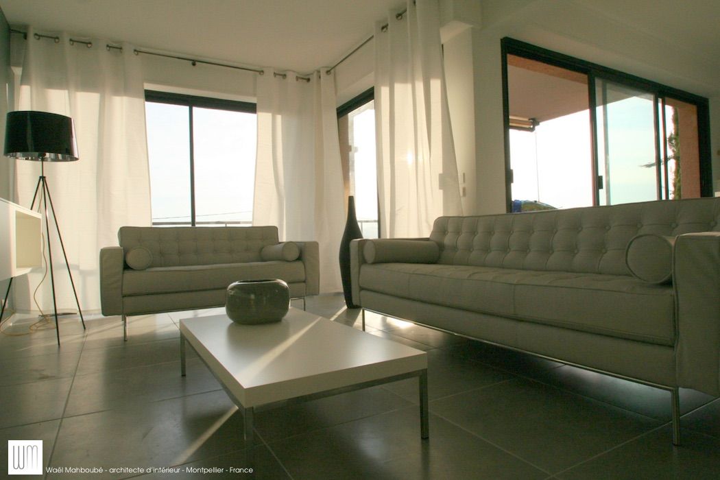 Appartement à Cannes meublé entièrement par wm, ATELIER WM ATELIER WM Modern living room
