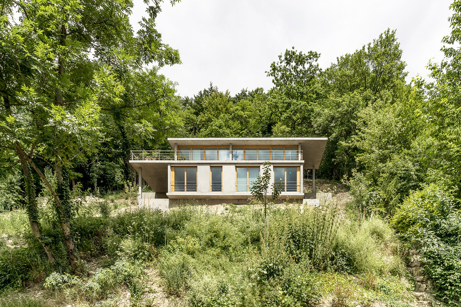 Modernes Traumhaus mit 1a-Aussicht, GIAN SALIS ARCHITEKT GIAN SALIS ARCHITEKT منازل