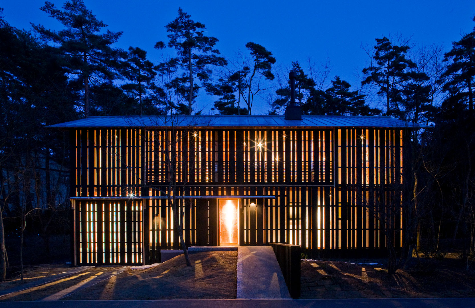 House in Daisen, 大角雄三設計室 大角雄三設計室 Rumah Gaya Skandinavia Kayu Wood effect