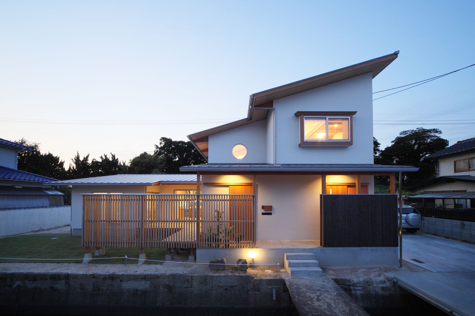 疏水の見える書斎のある家, ATELIER TAMA ATELIER TAMA Eclectic style houses