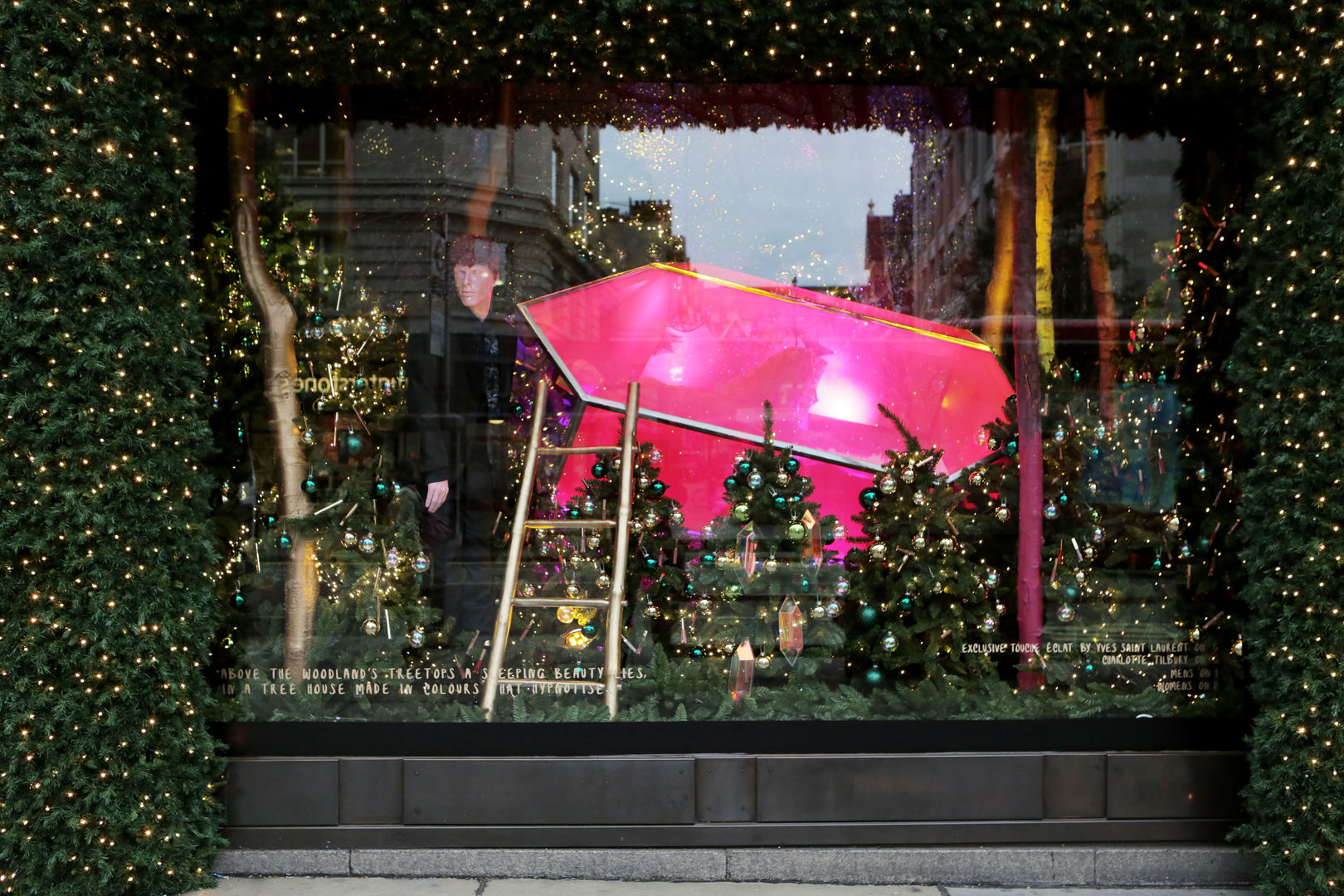 Christmas Window, Selfridges Selfridges مساحات تجارية