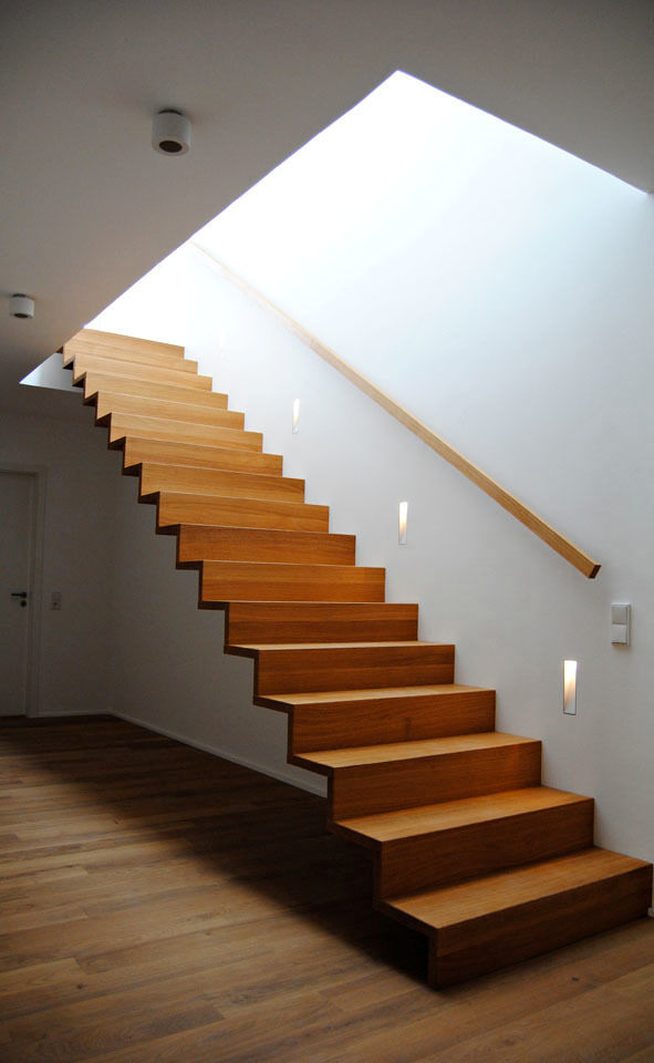 Einfamilienhaus in Osthofen, Julia Schlotter Design Julia Schlotter Design Stairs Stairs