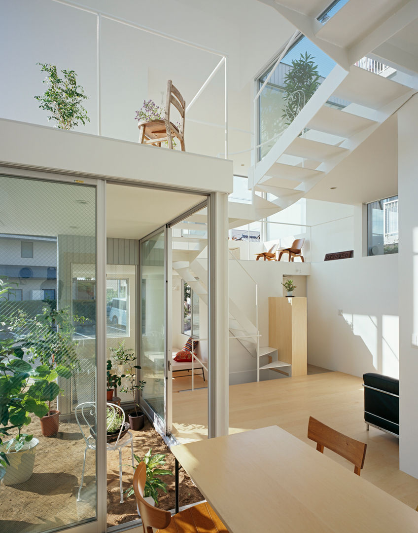 House in Chayagasaka, 近藤哲雄建築設計事務所 近藤哲雄建築設計事務所 Modern living room