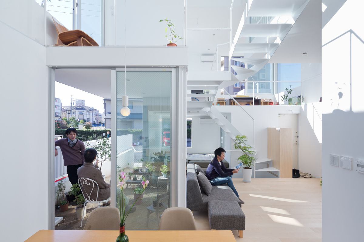 House in Chayagasaka, 近藤哲雄建築設計事務所 近藤哲雄建築設計事務所 Modern living room