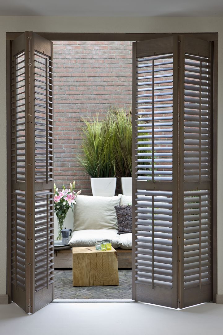 Shutters (Innenfensterläden), Ihr Einrichter Deco und Interieur Ralf Leuter Ihr Einrichter Deco und Interieur Ralf Leuter ประตูและหน้าต่าง ม่านและมู่ลี่