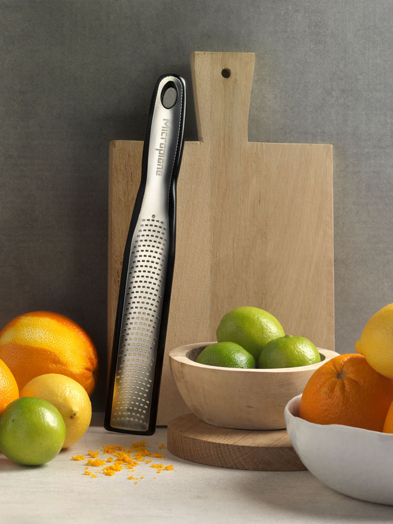 Reduziert aufs Wesentliche: Zester-Reibe im fließenden Design, Microplane Microplane Kitchen Kitchen utensils