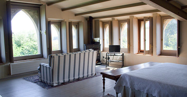 Interiorismo vivienda Empordán, Isa de Luca Isa de Luca Salon rural