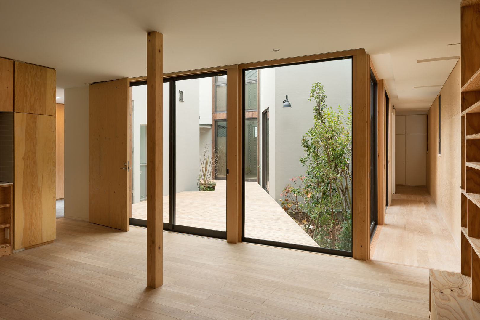 まちかどのある家, SPEAC SPEAC Casas estilo moderno: ideas, arquitectura e imágenes