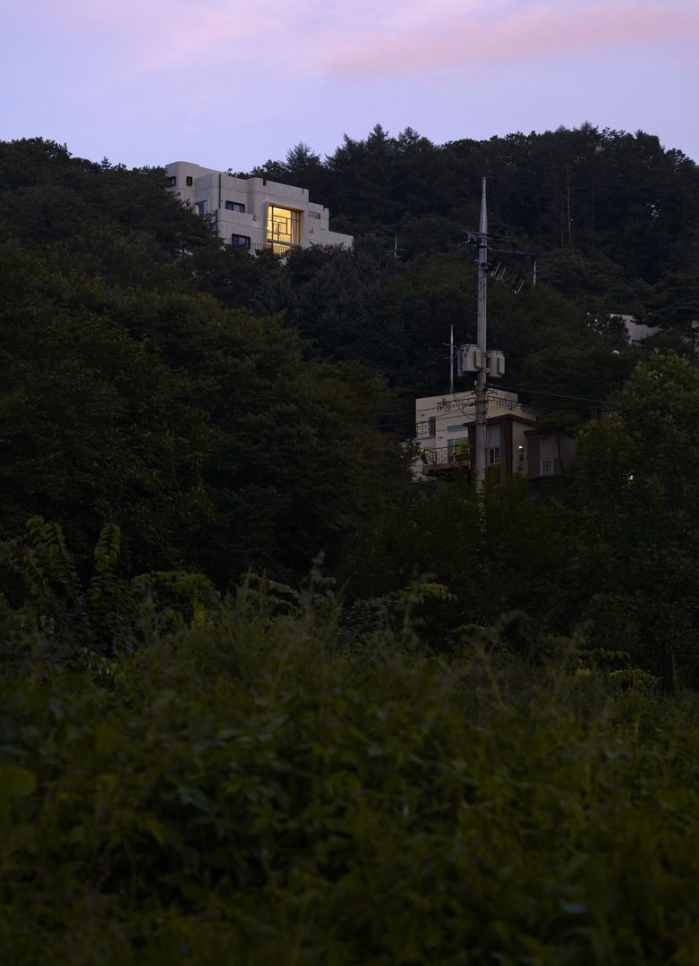 A house on the cliff, studio_GAON studio_GAON Modern houses