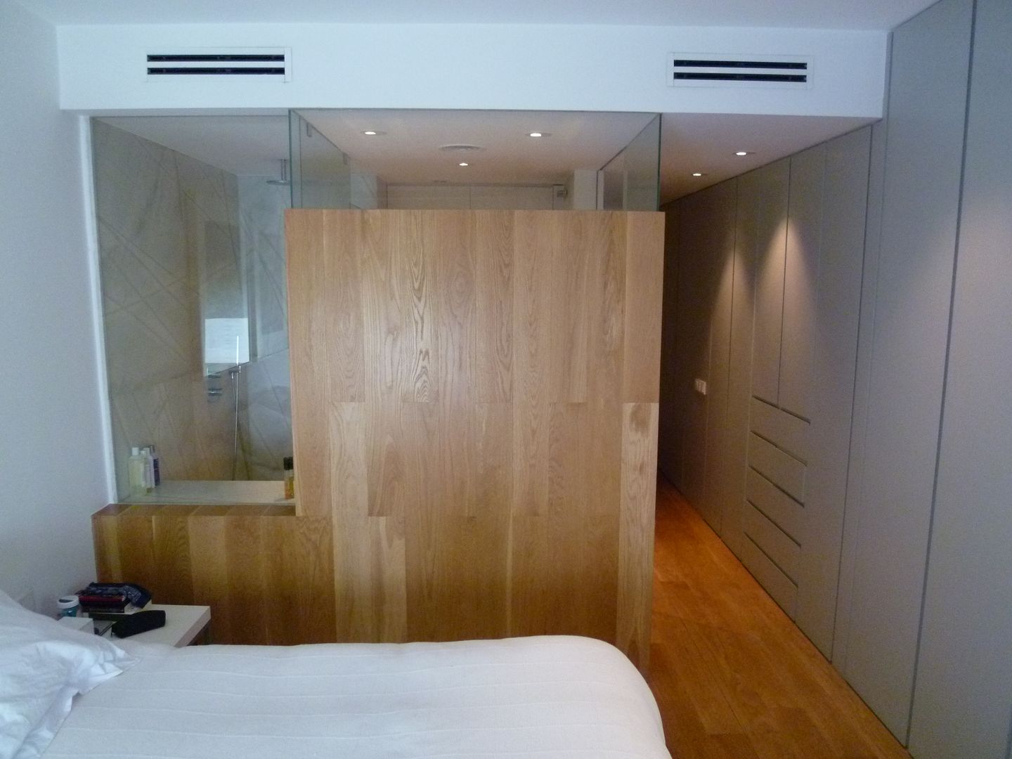 Vivienda en el centro de Madrid, Maroto e Ibañez Arquitectos Maroto e Ibañez Arquitectos Modern style bedroom