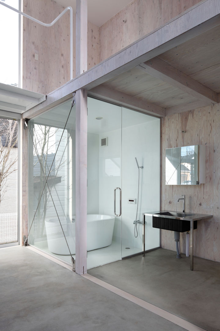 House in Kashiwa, Unfinished house, 山﨑健太郎デザインワークショップ 山﨑健太郎デザインワークショップ Minimalist Banyo