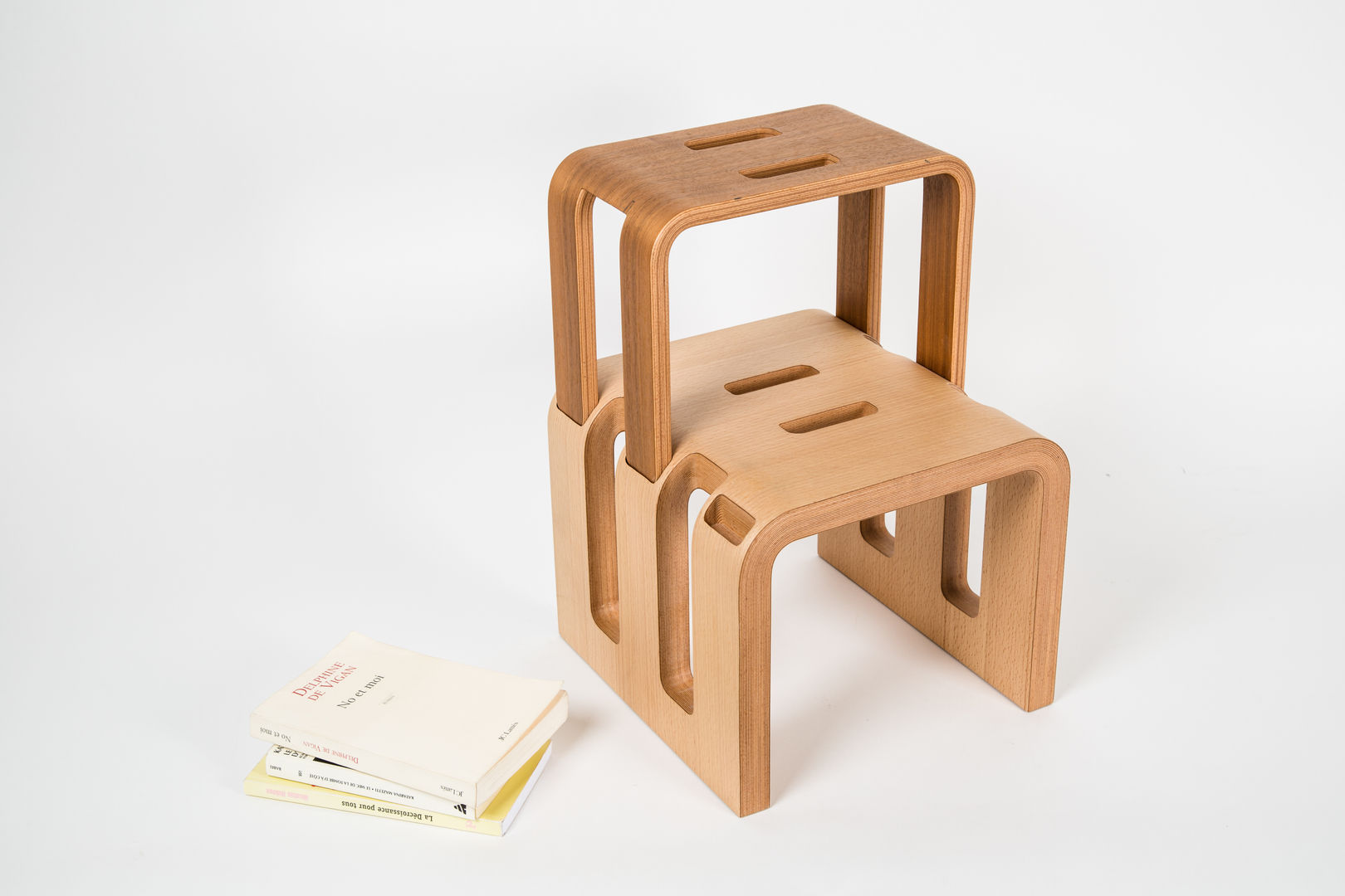 http://celineavrilla.fr/L-escabeau-de-bibliotheque, Céline Avrilla Céline Avrilla Modern Living Room Stools & chairs