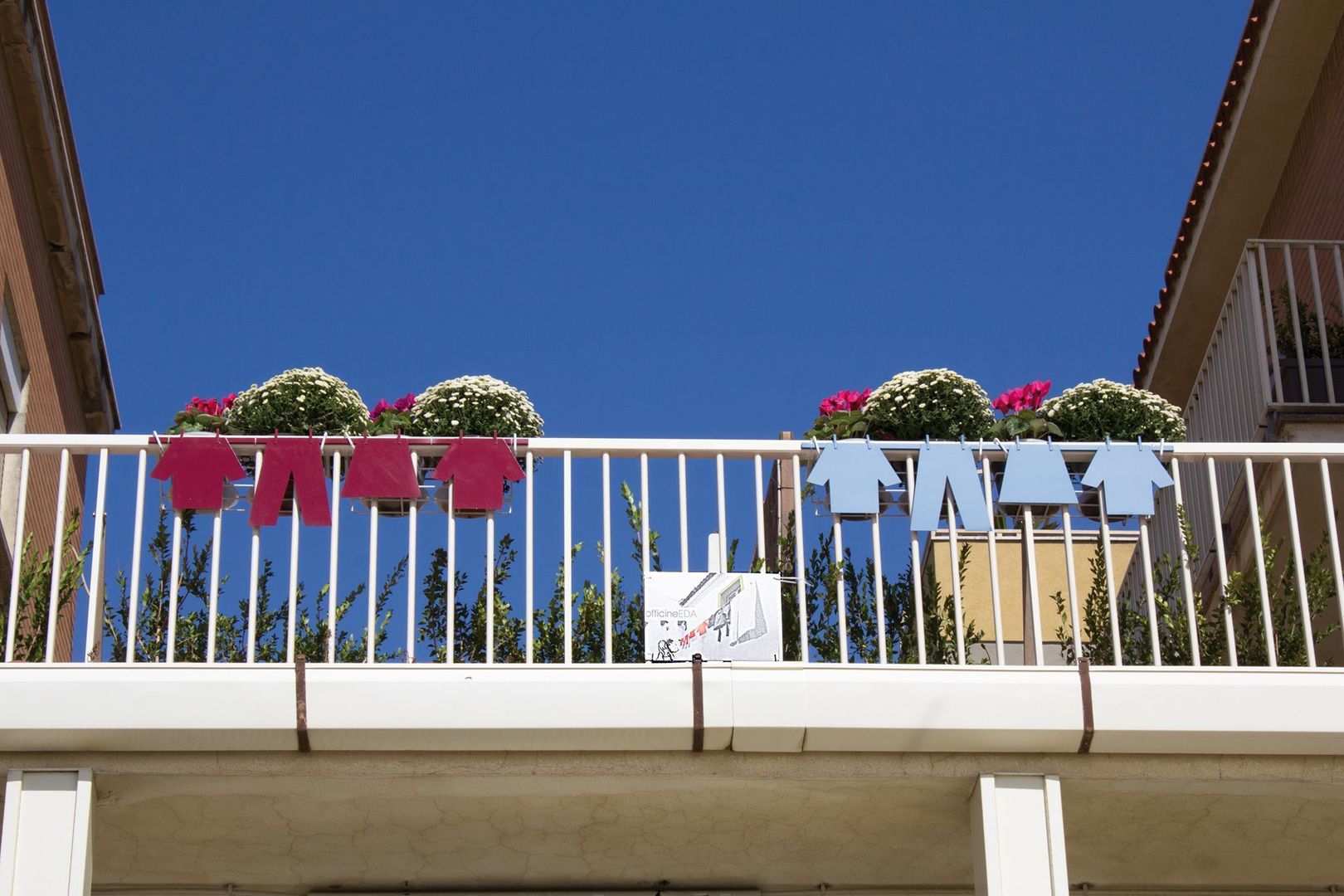 homify Nowoczesny balkon, taras i weranda Rośliny i kwiaty balkonowe