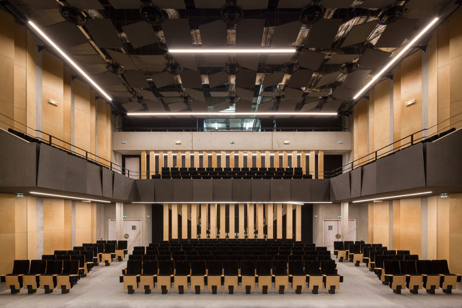 AUDITORIUM OF BONDY & RADIO FRANCE CHORALE SINGING CONSERVATORY — BONDY, PARC Architectes PARC Architectes Interior design