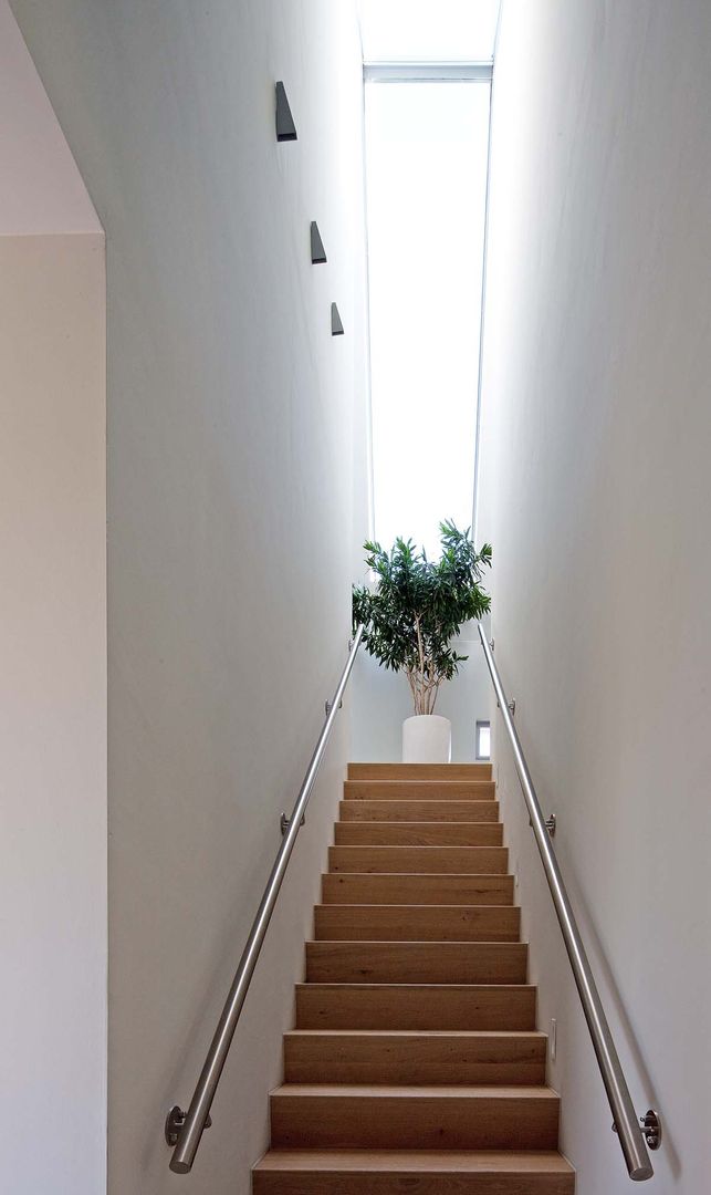 RielEstate, Joris Verhoeven Architectuur Joris Verhoeven Architectuur Corredores, halls e escadas minimalistas