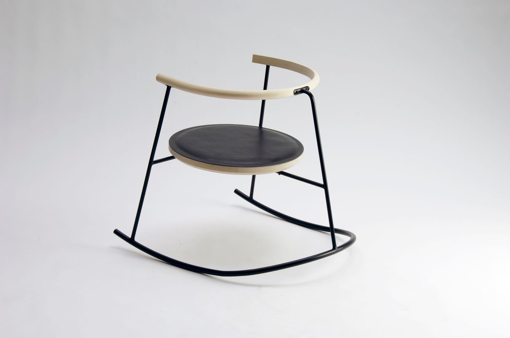 NOBU, Studio Rasmus Warberg Studio Rasmus Warberg Minimalist living room Stools & chairs